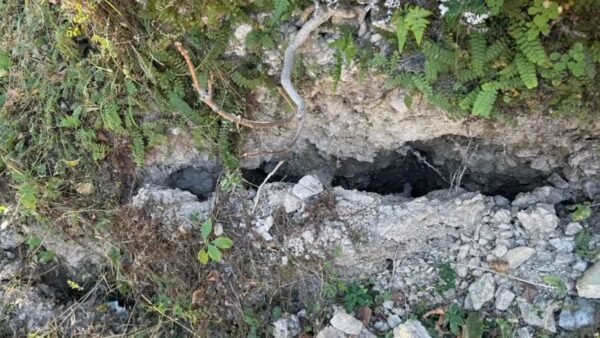 उत्तराखंड : घरों के नीचे 1 मीटर तक गहरी दरारें, मंडरा रहा बड़ा ख़तरा