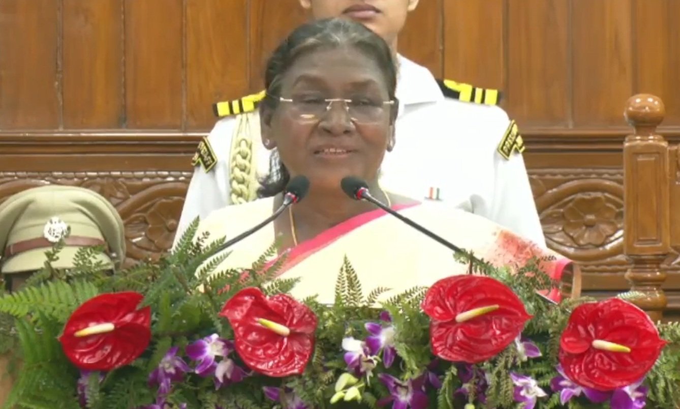 राष्ट्रपति मुर्मू का उत्तराखंड विधानसभा में संबोधन : रजत जयंती पर विकास, शौर्य और महिला सशक्तिकरण की सराहना