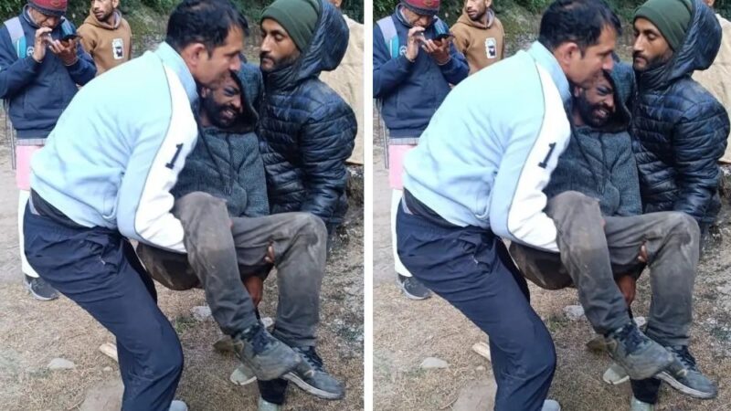 उत्तराखंड : टमाटर लदा पिकअप की खाई में गिरा, 1 की मौत, 2 घायल