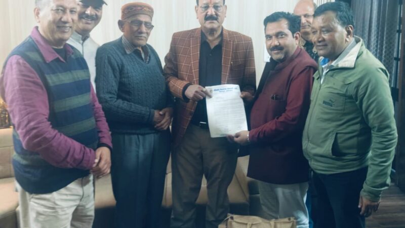 चौंदकोट क्षेत्र में जंगली जानवरों का कहर : चौंदकोट वेलफेयर सोसाइटी ने वन मंत्री को सौंपा ज्ञापन