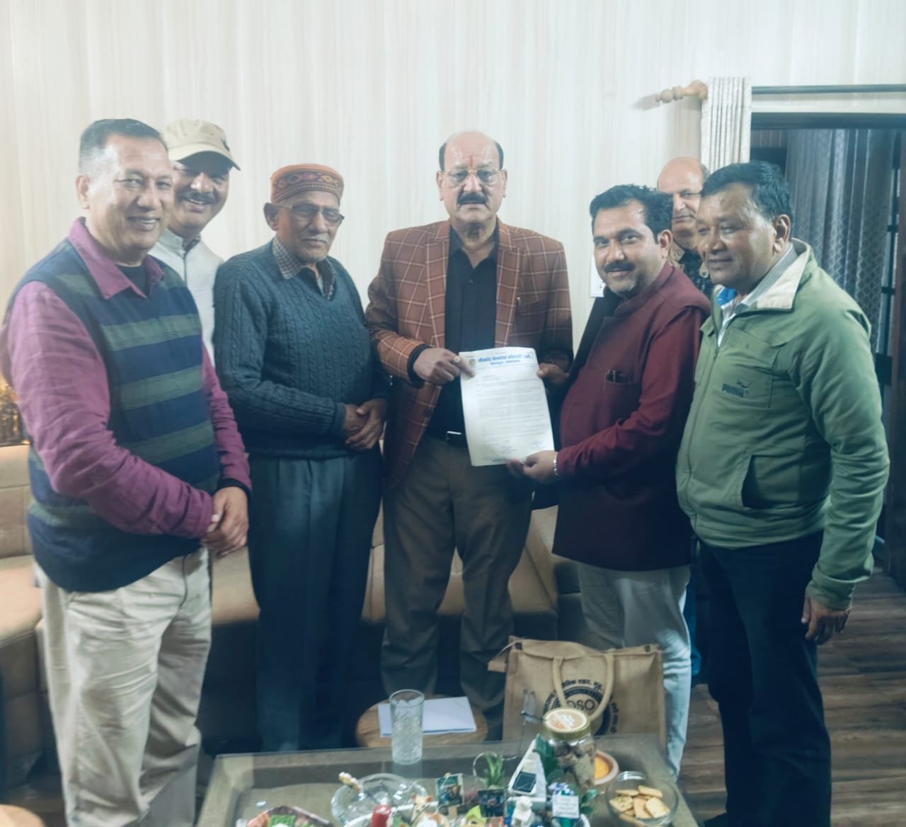 चौंदकोट क्षेत्र में जंगली जानवरों का कहर : चौंदकोट वेलफेयर सोसाइटी ने वन मंत्री को सौंपा ज्ञापन