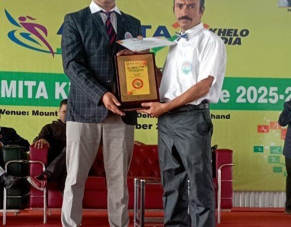 ऋषिकेश की बेटियों ने चमकाया नाम, अस्मिता किक बॉक्सिंग लीग में शानदार प्रदर्शन; कोच अनुज गौड़ के मार्गदर्शन में छात्राओं ने हासिल किए स्वर्ण, रजत और कांस्य पदक