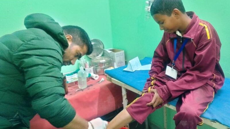 स्कूल जाते समय कक्षा सात के छात्र पर भालू का हमला, साथी छात्र की बहादुरी से बची जान