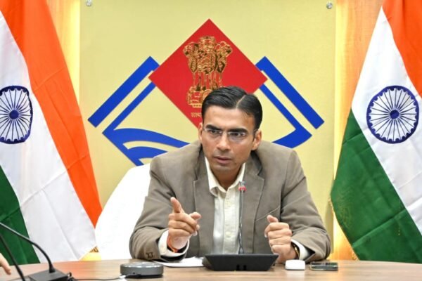 डीएम सविन बंसल ने राजमार्गों व सार्वजनिक स्थानों पर फैले कूड़े-कचरे की 07 दिन भीतर सफाई करवाकर न्यायालय में पक्ष प्रस्तुत करने के दिए निर्देश; अनुपालन न करने पर स्वत: दर्ज होगा आपराधिक मुकदमा; भारतीय न्याय संहिता के अंतर्गत 6 महीने का होगा कारावास