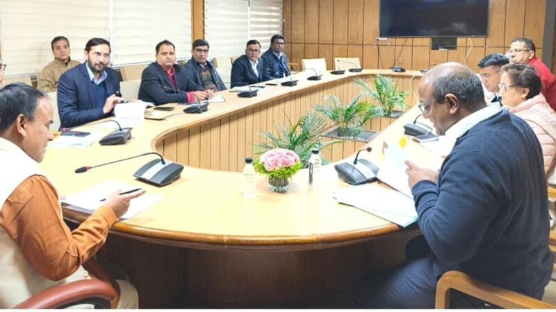 आर्थिक रूप से सक्षम हों पैक्स समितियां – डॉ. धन सिंह रावत