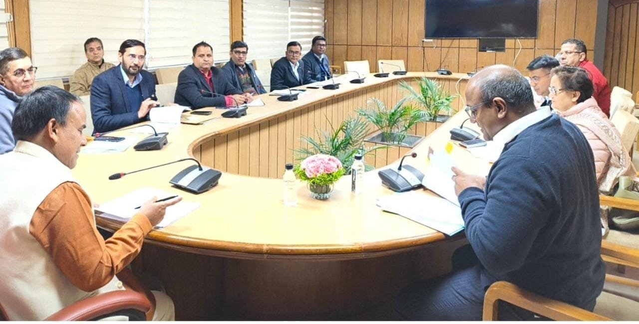 आर्थिक रूप से सक्षम हों पैक्स समितियां – डॉ. धन सिंह रावत