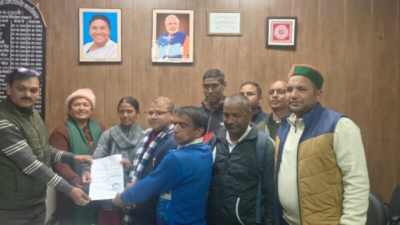 नैनीडांडा में प्रधान संघ अध्यक्ष चुने गए मनोज मधवाल