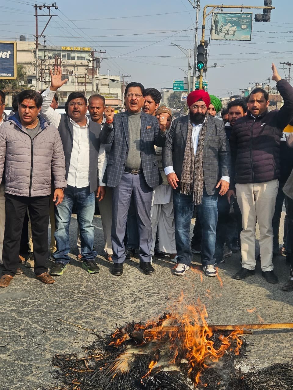 अंकिता भंडारी हत्याकांड :  VIP की भूमिका पर नई मांग, कांग्रेस ने सभी 100 वार्डों में निकाले जुलूस, पुतले जलाए