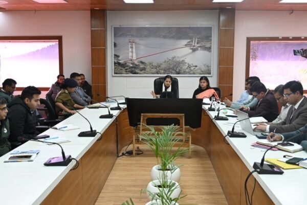 डीएम नितिका खण्डेलवाल ने की शीत ऋतु की तैयारियों की समीक्षा, अधिकारियों को दिए सख्त निर्देश