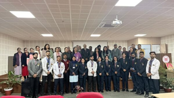 श्री गुरु राम राय विश्वविद्यालय में छात्र परिषद का शपथ ग्रहण समारोह गरिमापूर्ण ढंग से सम्पन्न