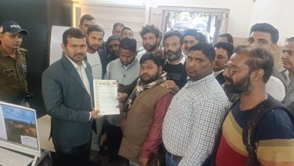 प्रेस क्लब रुड़की ने पत्रकार के साथ अभद्रता पर किया रोष व्यक्त, जॉइंट मजिस्ट्रेट से मिलकर सीएम को भेजा ज्ञापन, सुरक्षा कर्मियों की तत्काल गिरफ्तारी की मांग