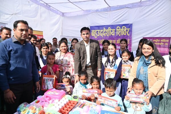 विकासखंड डोईवाला के दूरस्थ इठारना में सरकार जनता के द्वार; डीएम सविन बंसल ने सुनी जन समस्याएं; अधिकतर समस्याओं का निस्तारण