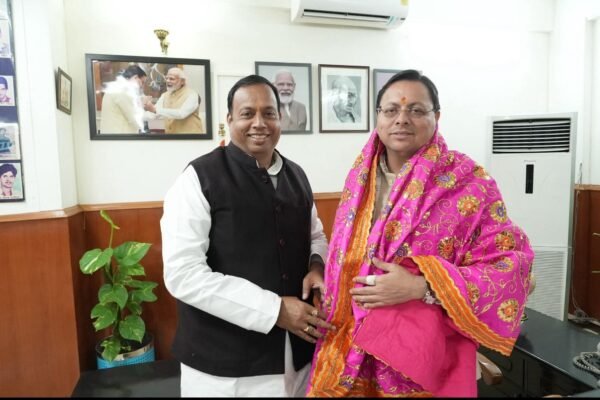 चारधाम शीतकालीन यात्रा व्यवस्थाएँ होंगी चाक – चौबंद, बीकेटीसी अध्यक्ष हेमंत द्विवेदी ने मुख्यमंत्री पुष्कर सिंह धामी से की मुलाकात