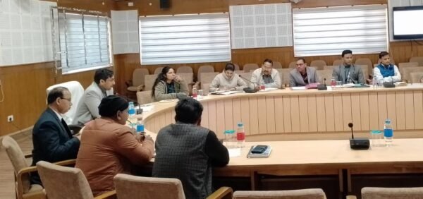 केंद्रीय प्रभारी अधिकारी ने किया दुगड्डा विकासखण्ड का निरीक्षण, अधिकारियों के साथ की बैठक कर की नीति आयोग के आकांक्षी विकासखण्ड कार्यक्रम की व्यापक समीक्षा