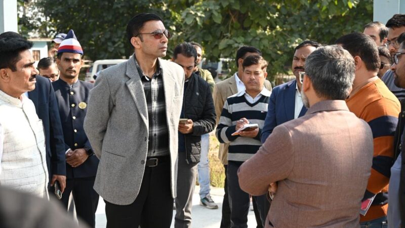 पर्यावरण संरक्षण की पहल, लाल पानी में निर्माणधीन एकीकृत ठोस अपशिष्ट प्लांट का डीएम ने किया स्थलीय निरीक्षण