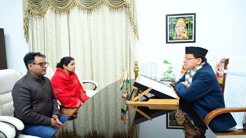 मुख्यमंत्री पुष्कर सिंह धामी से दिवंगत वरिष्ठ पत्रकार पंकज मिश्रा की पत्नी ने की भेंट, हरसंभव सहयोग का आश्वासन