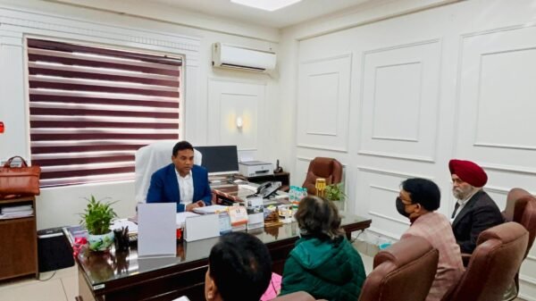 लापरवाही पर दून मेडिकल कॉलेज प्रबंधन को सचिव स्वास्थ्य डॉ. आर राजेश कुमार, प्रदेश के सभी सरकारी मेडिकल कॉलेजों को कड़ी चेतावनी, लापरवाही नहीं की जाएगी बर्दाश्त