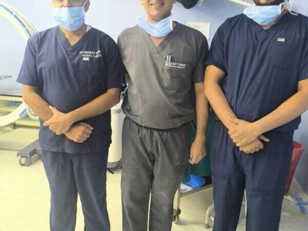 श्री महंत इन्दिरेश अस्पताल में ऐतिहासिक लिंब-सेल्वेज सर्जरी, सबसे बड़ा बोन ट्यूमर निकालकर बचाया मरीज का पैर