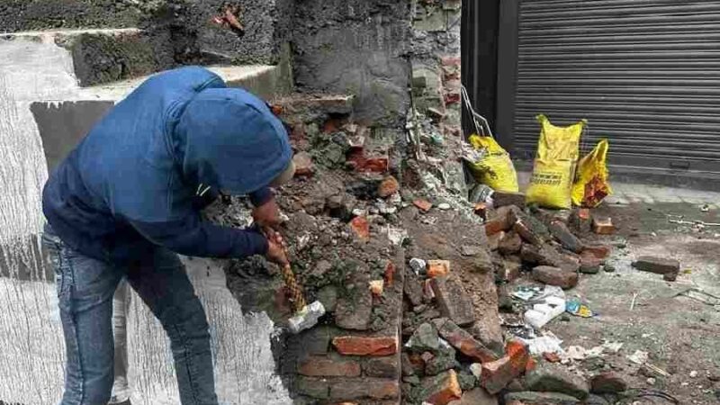 देहरादून शहर को अतिक्रमण मुक्त बनाने की दिशा में एमडीडीए की सख़्त कार्रवाई, अवैध रूप से निर्मित सीढ़ियों को किया ध्वस्त, शहर में सार्वजनिक स्थलों, फुटपाथों और सड़कों पर किसी भी प्रकार का अतिक्रमण स्वीकार नहीं किया जाएगा – बंशीधर तिवारी