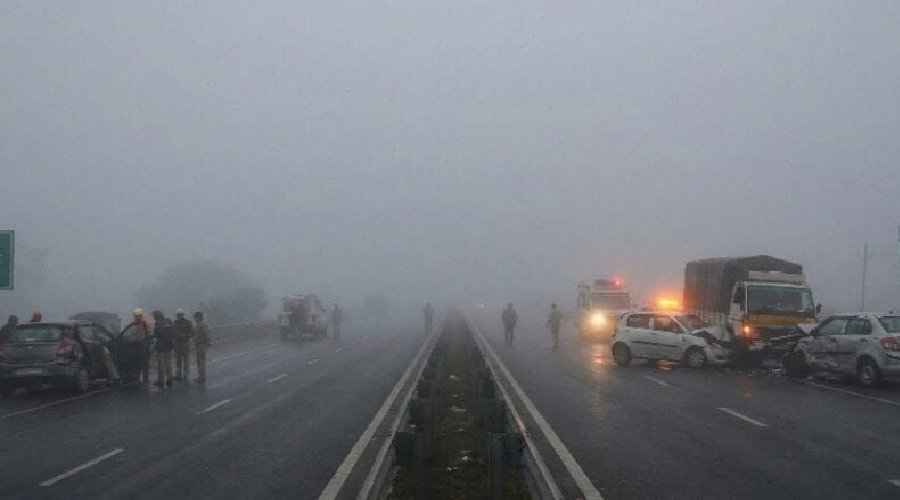 घने कोहरे का कहर: कई सड़क हादसे, मौतें व घायल, यातायात ठप