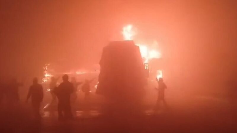 यमुना एक्सप्रेसवे पर कोहरे का कहर: 7 बसें और 3 कारें टकराईं, कई वाहनों में लगी आग, 4 की मौत, 25 घायल