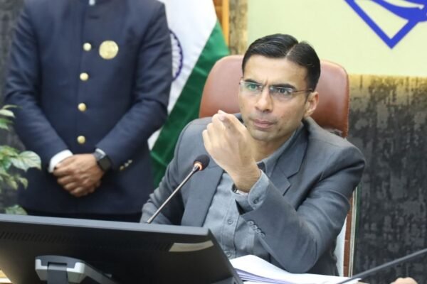 डीएम सविन बंसल ने की सीएम घोषणाओं की समीक्षा, दिए दिशा-निर्देश, कहा – कोई तर्क या देरी बर्दाश्त नहीं