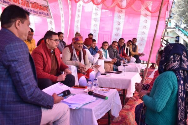 गैरसेण में जन-जन के द्वार कार्यक्रम के तहत लगा बहुउद्देशीय शिविर, 567 लोगों को मिला विभिन्न सरकारी योजनाओं का लाभ