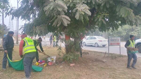 तीर्थ नगरी जनपद हरिद्वार को स्वच्छ सुंदर बनाने के लिए एक माह 16 दिन से निरंतर चलाया जा रहा है सफाई अभियान