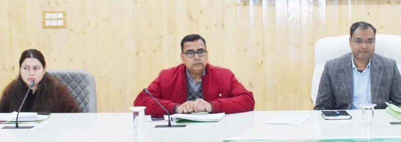 सभी लोगों के साथ आपसी समन्वय से वनाग्नि की होगी रोकथाम – डीएम गौरव कुमार