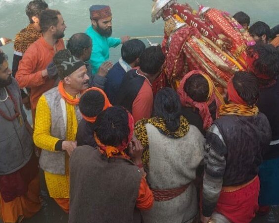 माता अनसूया व चंडिका देवी के माघ स्नान पर कर्णप्रयाग में उमड़ा आस्था का सैलाब