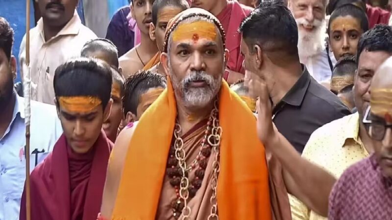 शंकराचार्य अविमुक्तेश्वरानंद के समर्थन में संत समाज, पंडा-पुरोहितों का भी मिल रहा साथ