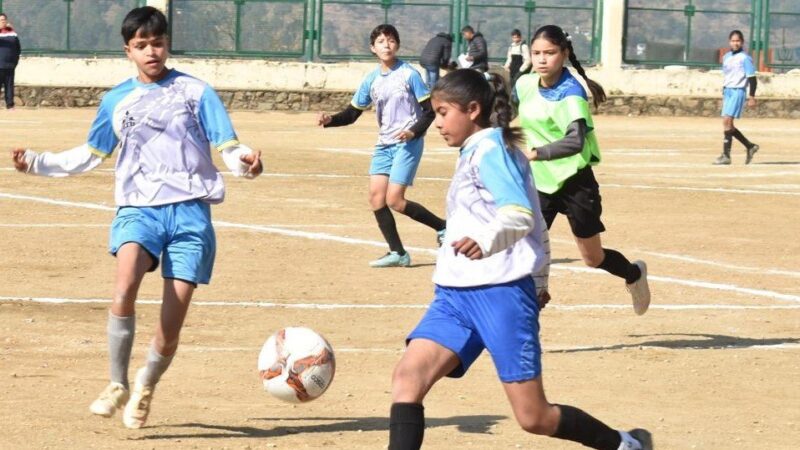फुटबॉल में विजेता बनी बदरीनाथ विधानसभा क्षेत्र की टीम