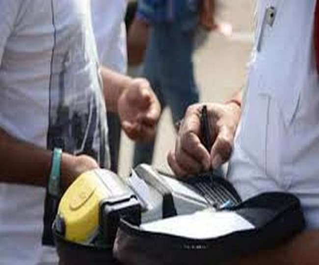 यातायात नियमों के उल्लंघन पर किया चालान