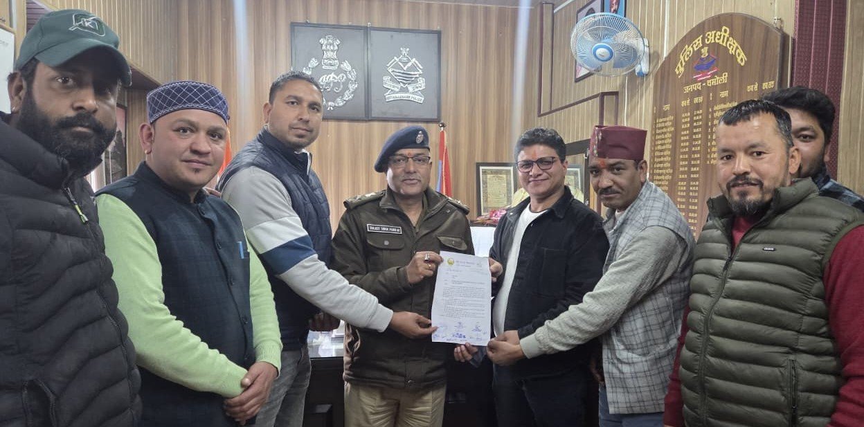 नाबालिगों को शराब बचने को लेकर कार्रवाई की मांग