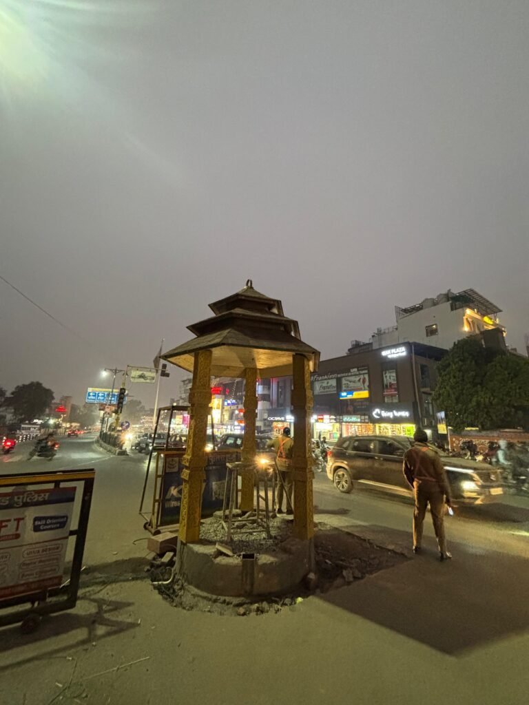 अंतिम चरण में दिलाराम चौक का सौंदर्यीकरण कार्य, जिला प्रशासन की प्रतिबद्धता से राज्य की पौराणिक लोक संस्कृति परंपरा लिए सुसज्जित होते शहर के चौक चौराहे