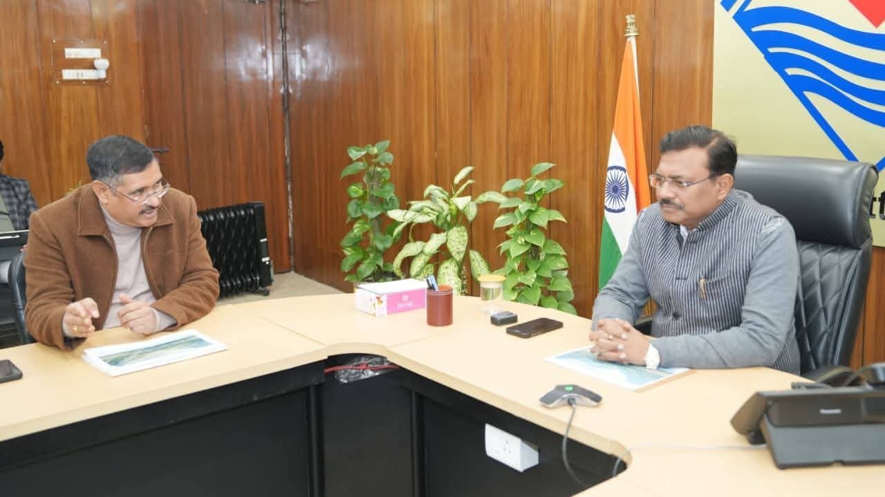 मुख्य सचिव ने जमरानी व सौंग बांध परियोजनाओं की समीक्षा