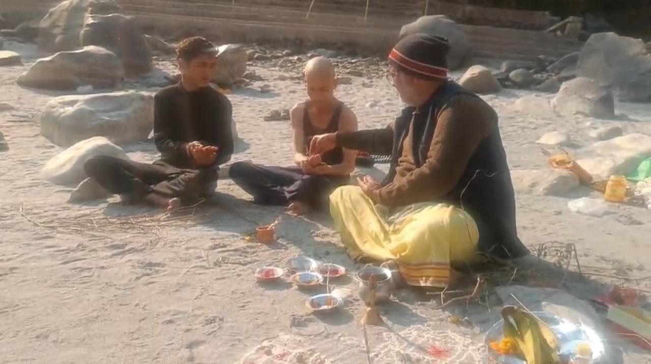 मकबूल ने परिवार सहित अपनाया सनातन धर्म