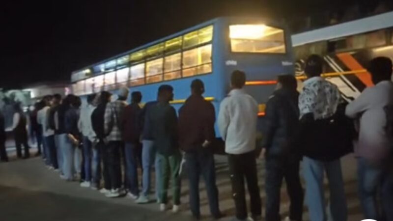 उत्तराखंड : 32 सीटर बस के भीतर का हाल देखकर दंग रह गए परिवहन विभाग के अधिकारी