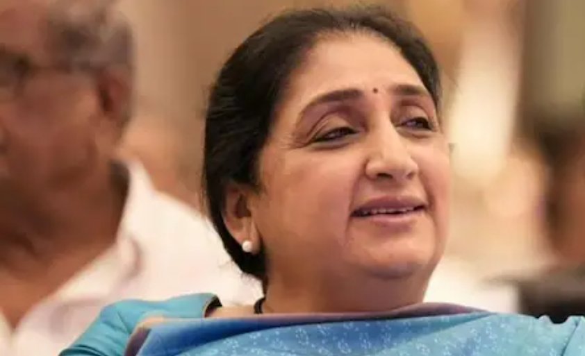 सुनेत्रा पवार आज महाराष्ट्र की पहली महिला उपमुख्यमंत्री बनेंगी