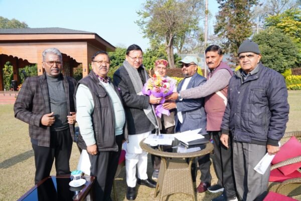 राज्य सरकार सेवानिवृत्त कार्मिकों के हितों की रक्षा एवं कल्याण के लिए प्रतिबद्ध – मुख्यमंत्री पुष्कर सिंह धामी