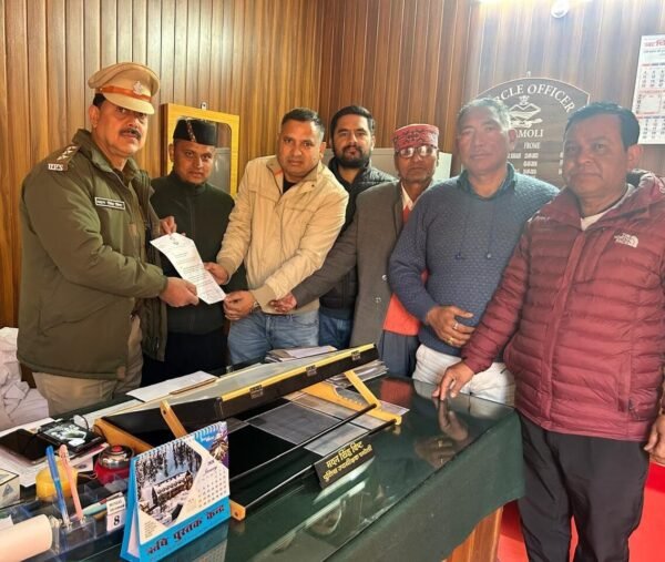 ऊधमसिंह नगर के पुलिसकर्मियों की चमोली में तैनाती पर भड़के लोग