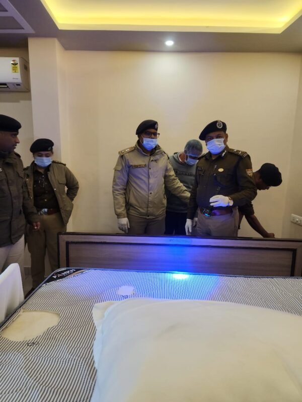 सुखवंत सिंह आत्महत्या प्रकरण : SIT चीफ IG STF पहुंचे काठगोदाम, क्राइम सीन का किया निरीक्षण, सभी दस्तावेज एवं साक्ष्य संरक्षित करने के निर्देश