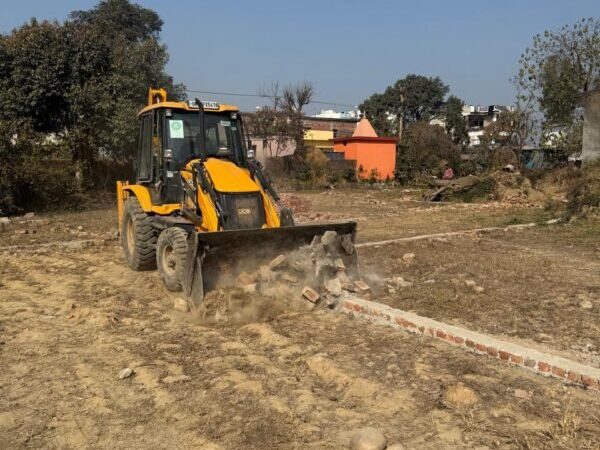 एमडीडीए की अवैध निर्माण व प्लॉटिंग पर सख्त कार्रवाई लगातार जारी, हरभजवाला और मेहुवाला माफी क्षेत्र में अवैध प्लॉटिंग ध्वस्त