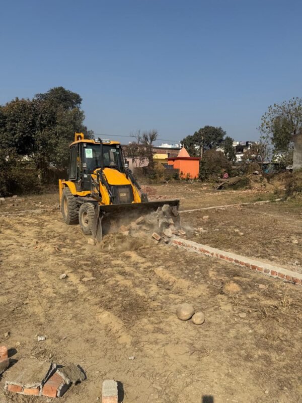 एमडीडीए की अवैध निर्माण व प्लॉटिंग पर सख्त कार्रवाई लगातार जारी, हरभजवाला और मेहुवाला माफी क्षेत्र में अवैध प्लॉटिंग ध्वस्त