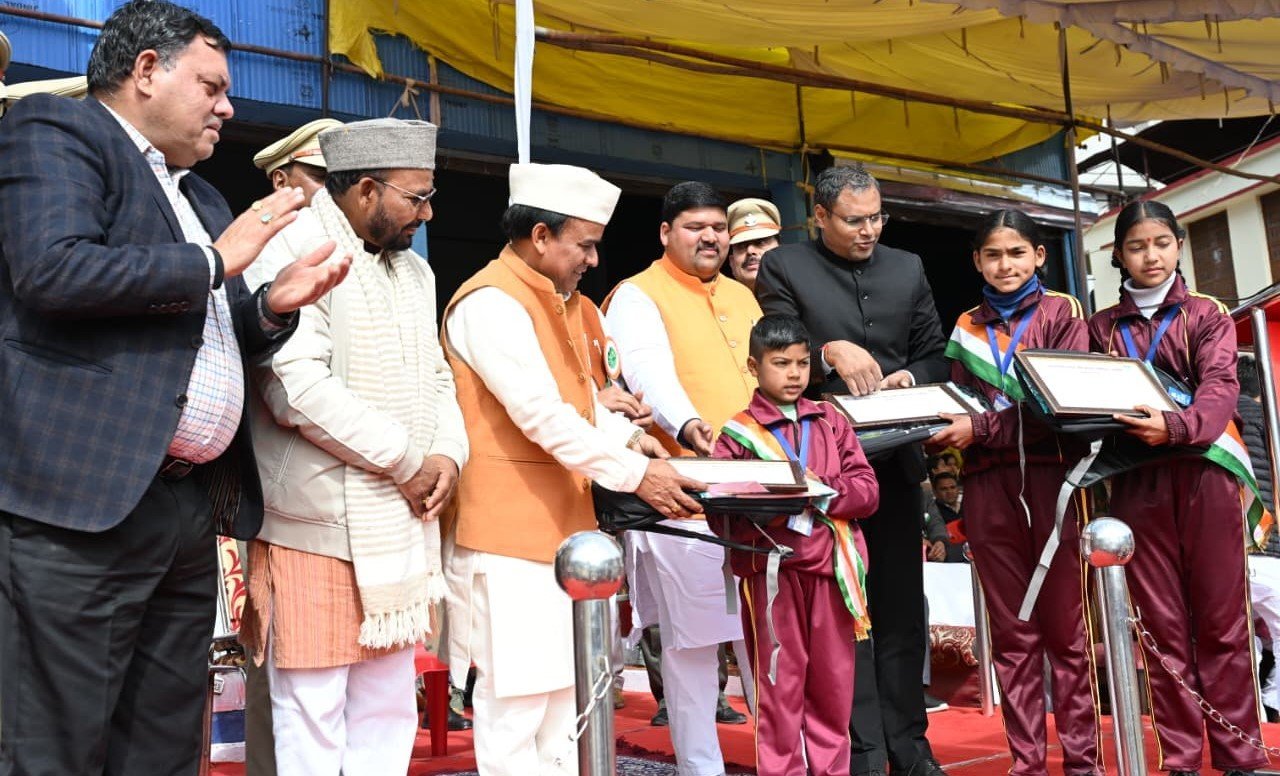 धूमधाम से मनाया गया चमोली जिले में गणतंत्र दिवस