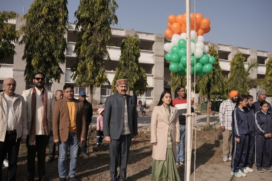 स्पर्श हिमालय विश्वविद्यालय में देशभक्ति से ओत-प्रोत रहा गणतंत्र दिवस समारोह