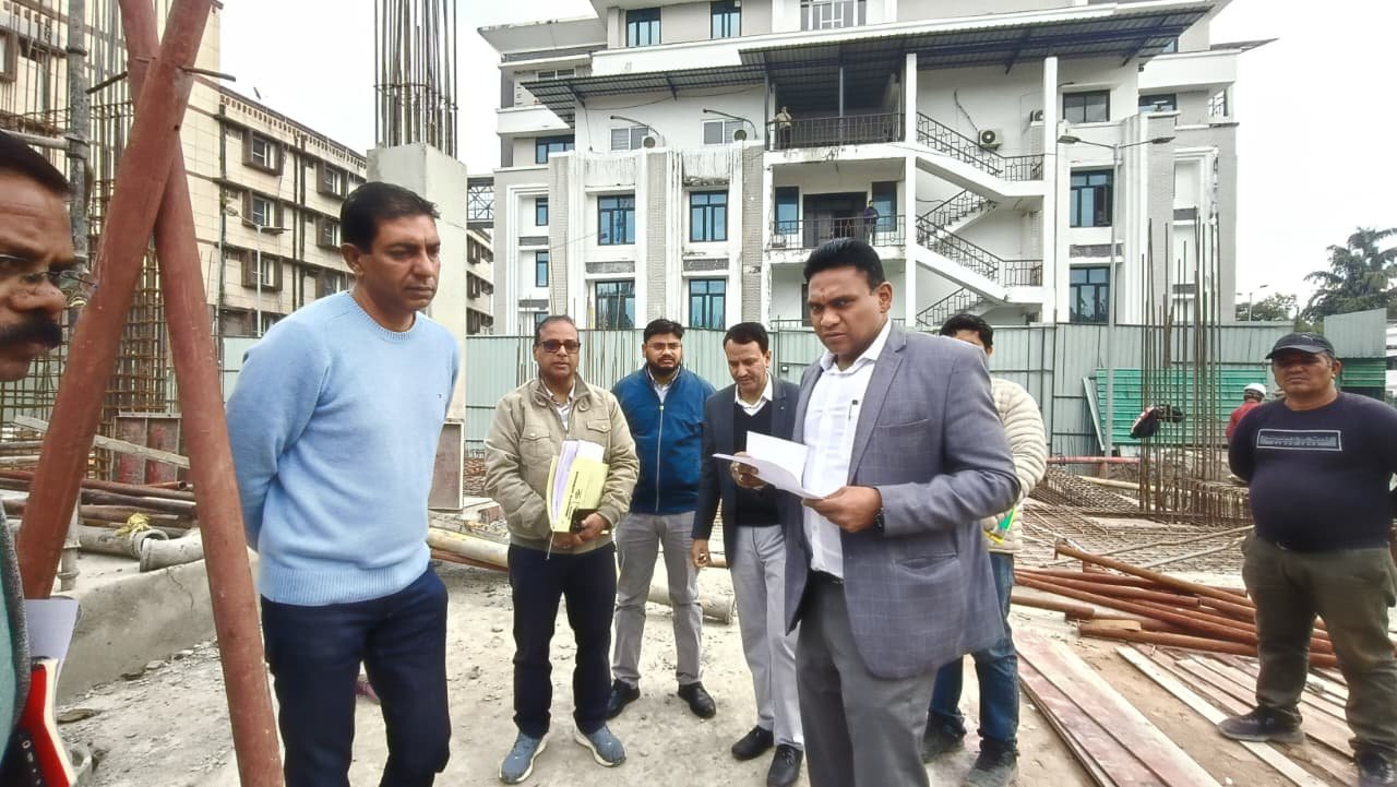 सचिवालय में आधुनिक कार्यालय भवन निर्माण को मिली रफ्तार, औचक निरीक्षण में सचिव आवास डॉ. आर राजेश कुमार ने दिए सख्त निर्देश, कहा – निर्माण कार्यों में लापरवाही नही होगी बर्दाश्त