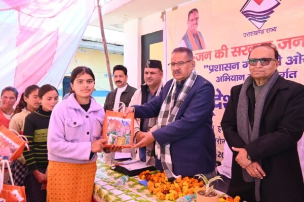 प्रशासन गांव की ओर : न्याय पंचायत बुरासखंडा में कैबिनेट मंत्री गणेश जोशी ने सुनी जन समस्याएं, 48 में से 17 शिकायतों का मौके पर निस्तारण