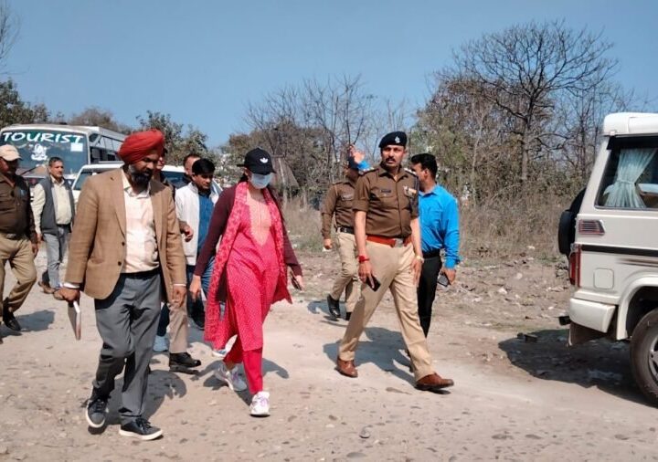 कुंभ मेले की तैयारियां हुई तेज, ग्राउंड जीरो पर मेलाधिकारी सोनिका, दक्षद्वीप व बैरागी कैंप क्षेत्र का सुबह-सवेरे किया निरीक्षण, अधिकारियों को दिए निर्देश 