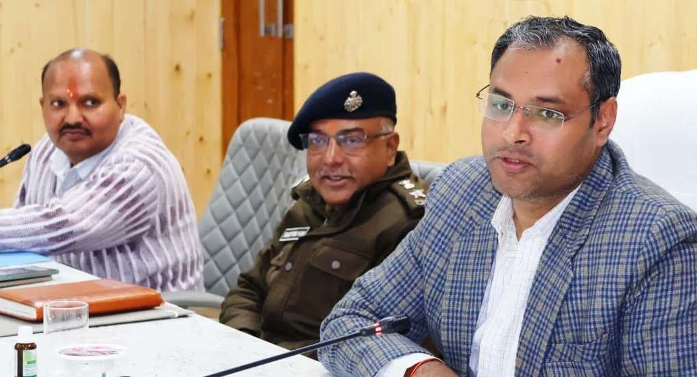 राजस्व वादों का हो तत्काल निराकरण – डीएम गौरव कुमार